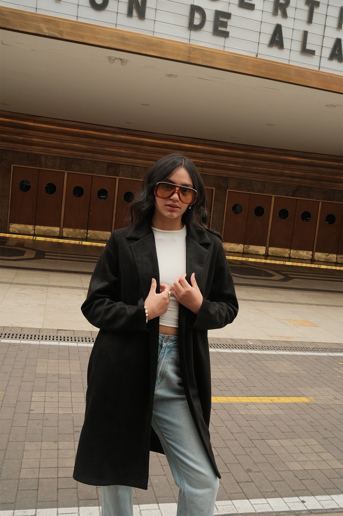 Gabardina ante negro