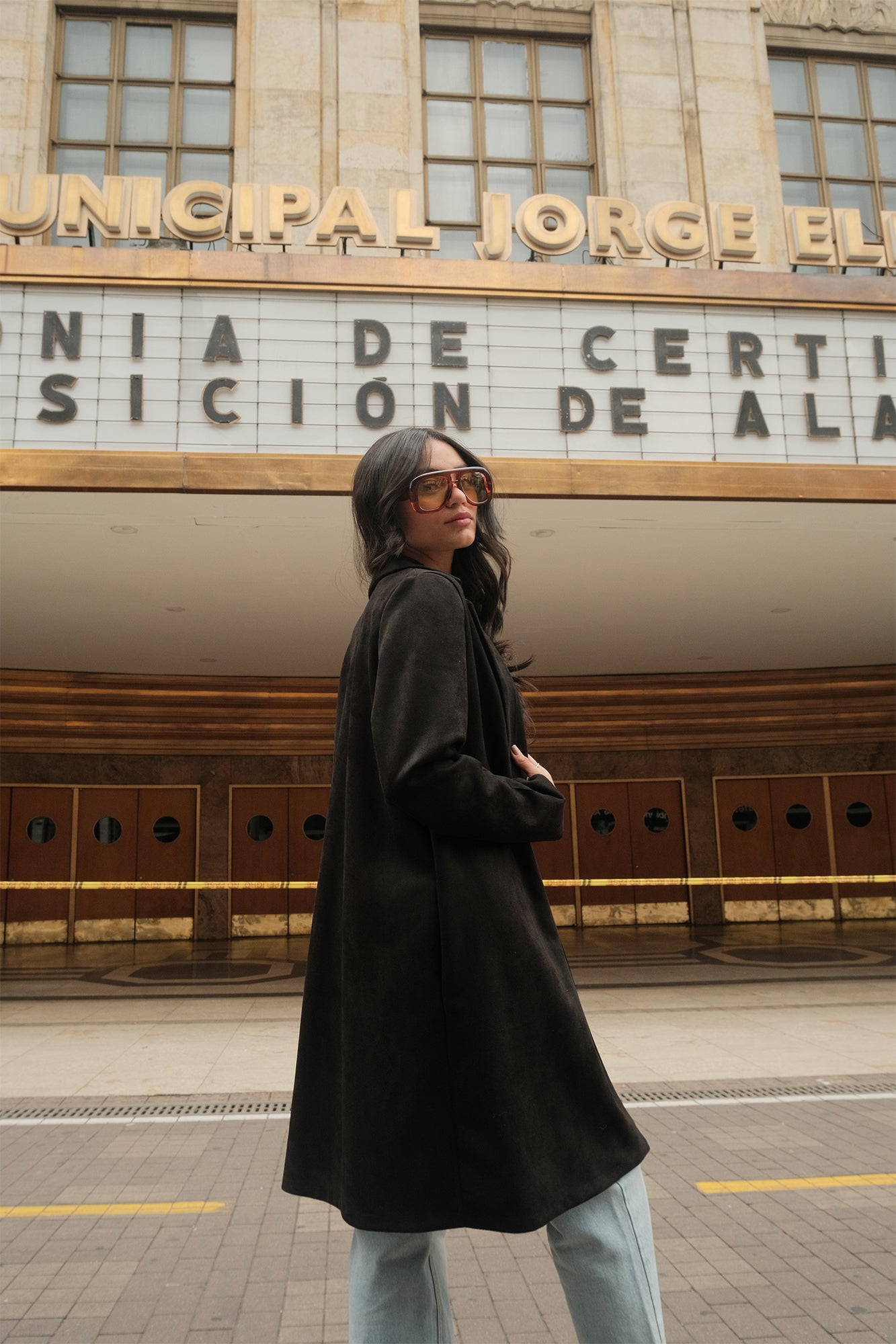 Gabardina ante negro