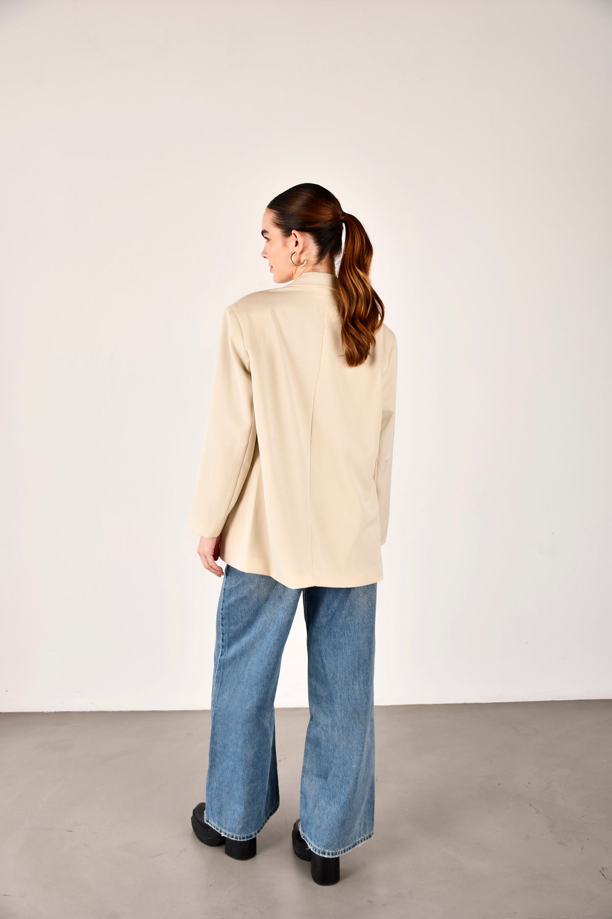 Oversized beige blazer
