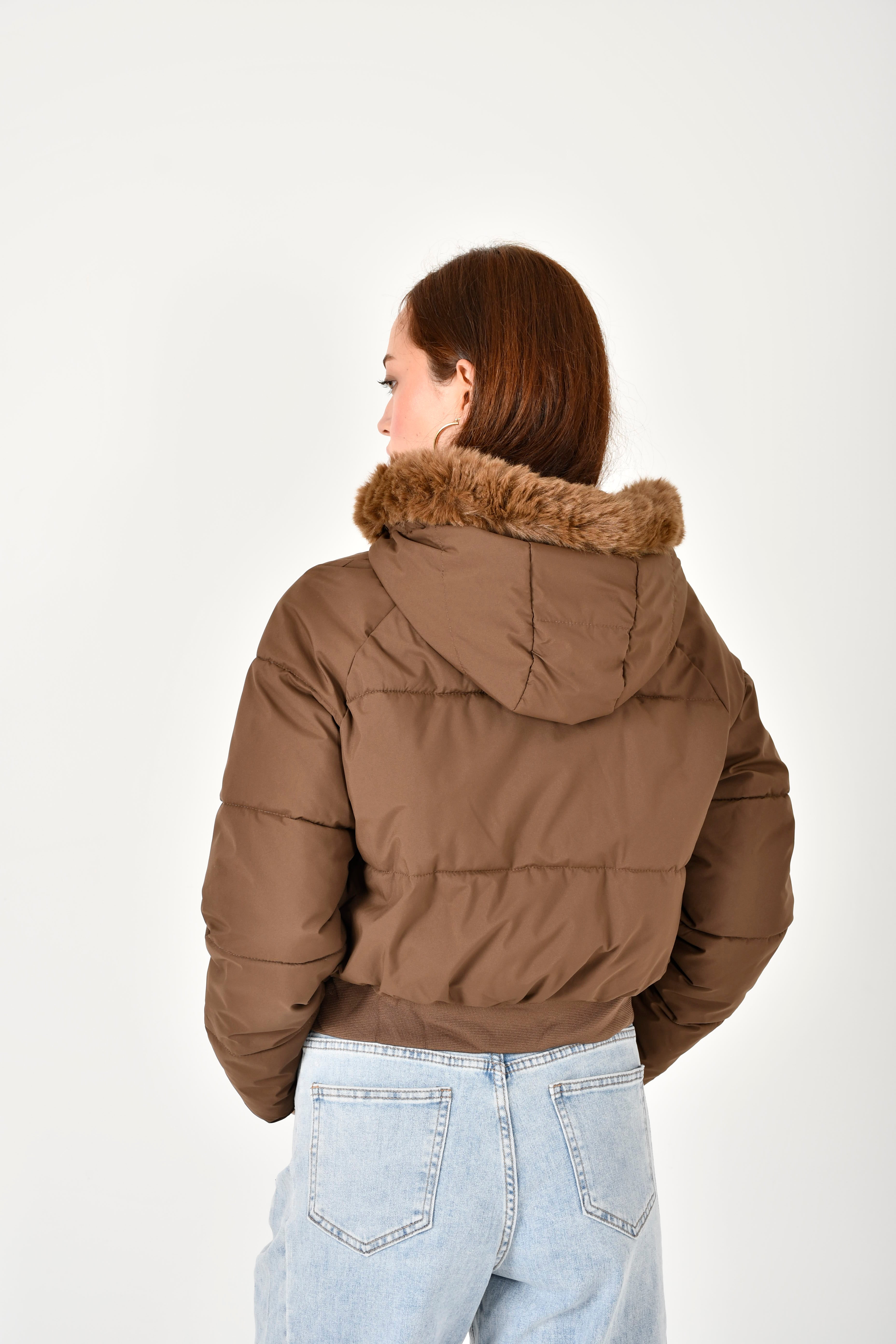 Cazadora impermeable corta